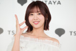 日向坂46・富田鈴花、1st写真集『鈴花サーキット』発売記念記者会見に登場