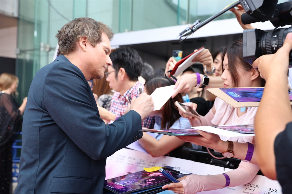 アナ・デ・アルマス、7年ぶりの来日で「ジブリ美術館」楽しむ　柔道着姿で鏡開きも！