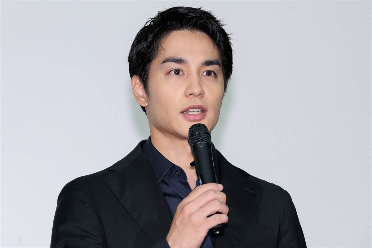 仲野太賀、父・中野英雄と親子共演　真正面での対峙に「誰かのいたずらかな？」