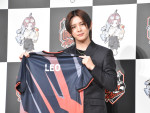⼭⽥涼介“LEO”、「Crazy Raccoon」加⼊発表記者会⾒に登場