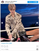 マグロ解体に挑戦するMatt　※「Matt」インスタグラム