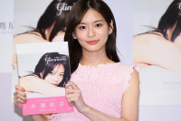 『永瀬莉子1st写真集 glimmers』発売記念イベントに出席した永瀬莉子