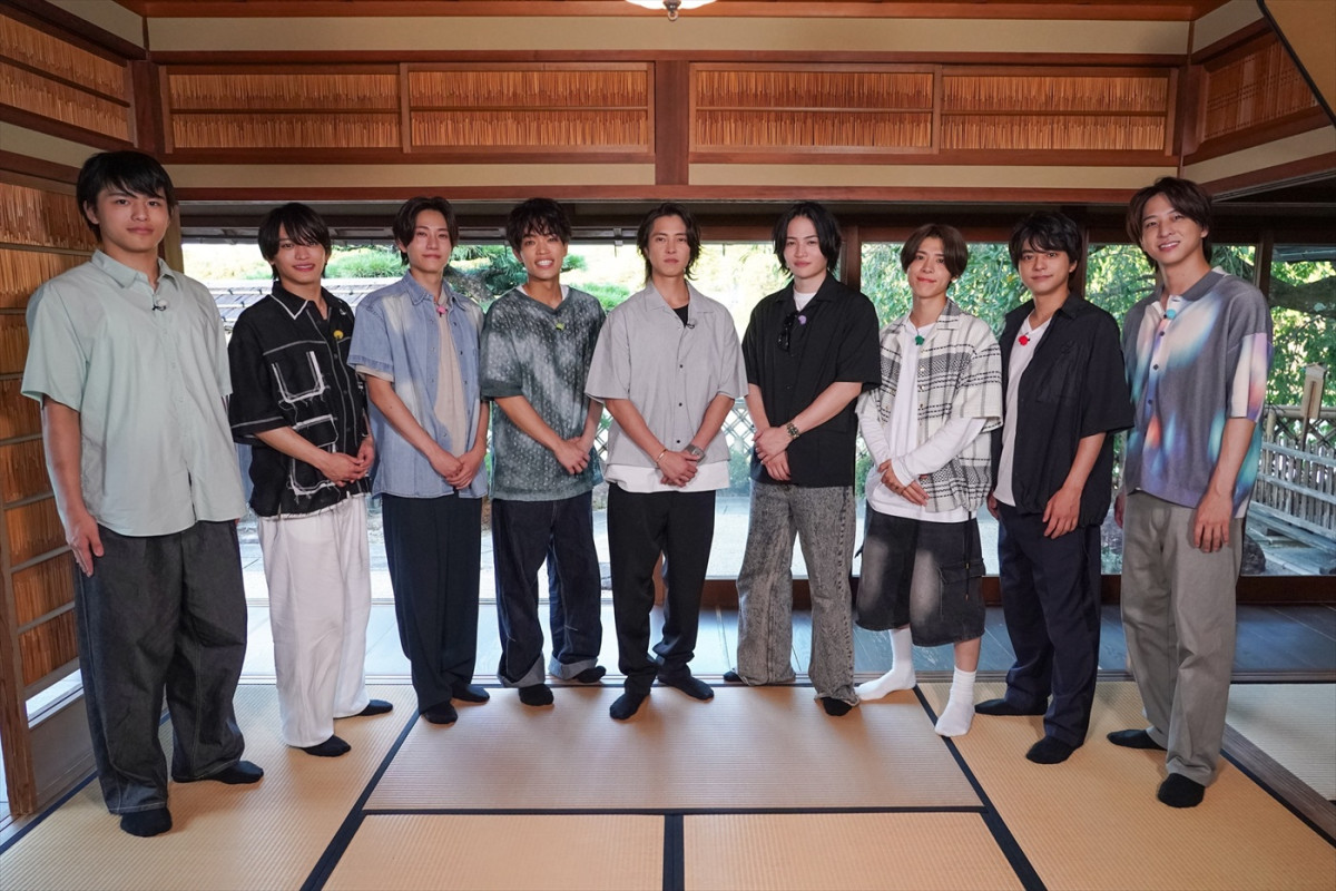 9月27日放送の土曜プレミアム『タイムレスマン』より（左から）篠塚大輝、猪俣周杜、橋本将生、原嘉孝、山下智久、菊池風磨、松島聡、佐藤勝利、寺西拓人
