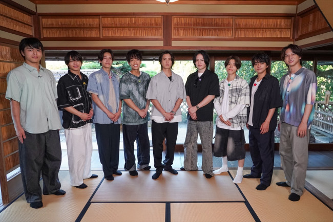 9月27日放送の土曜プレミアム『タイムレスマン』より（左から）篠塚大輝、猪俣周杜、橋本将生、原嘉孝、山下智久、菊池風磨、松島聡、佐藤勝利、寺西拓人