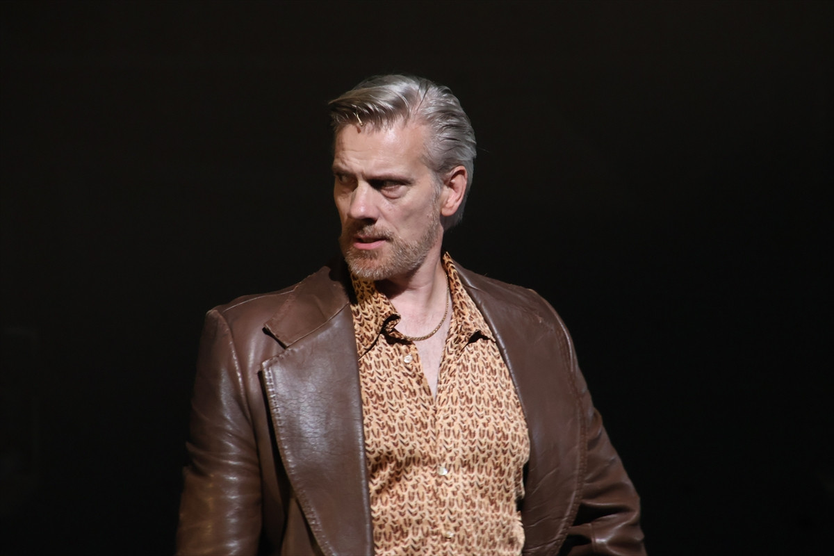 アダム・クーパーが新演出版で魅せる『コーラスライン』開幕「すばらしい体験をしていただける」