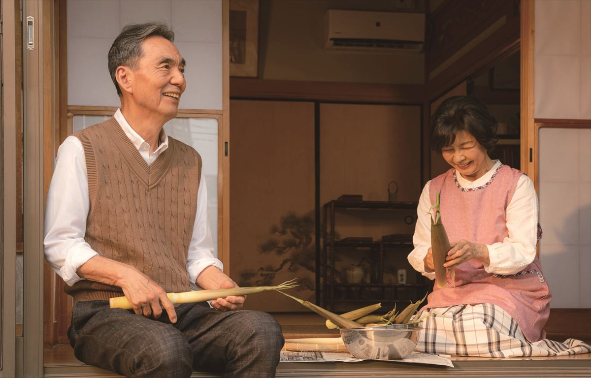 JO1豆原一成×市毛良枝『富士山と、コーヒーと、しあわせの数式』家族の温かさ感じる場面写真11点公開！