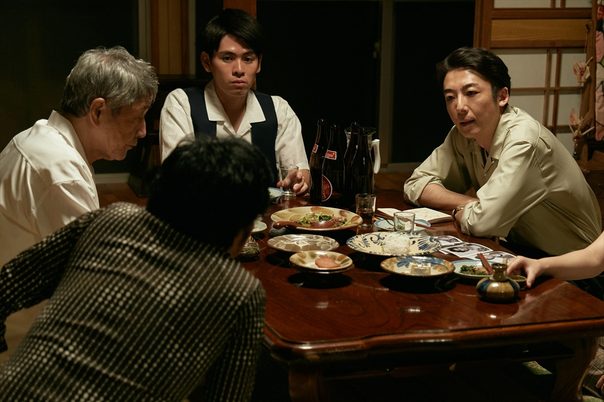 主演・高橋一生×原作・坂上泉『1972 渚の螢火』インタビュー到着！　場面写真も解禁