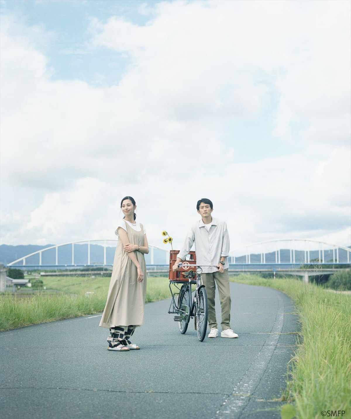 『ストロベリームーン』カメラマン・市橋織江による特別ビジュアル解禁　“大人組” 杉野遥亮＆中条あやみ切り取る場面写真も