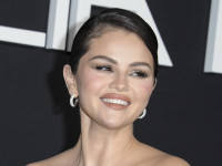 セレーナ・ゴメス＆婚約者、各自独身さよならパーティーを終えて合流