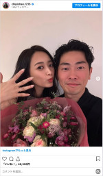 近藤千尋（左）とジャングルポケット・太田博久（右）　※「近藤千尋」インスタグラム