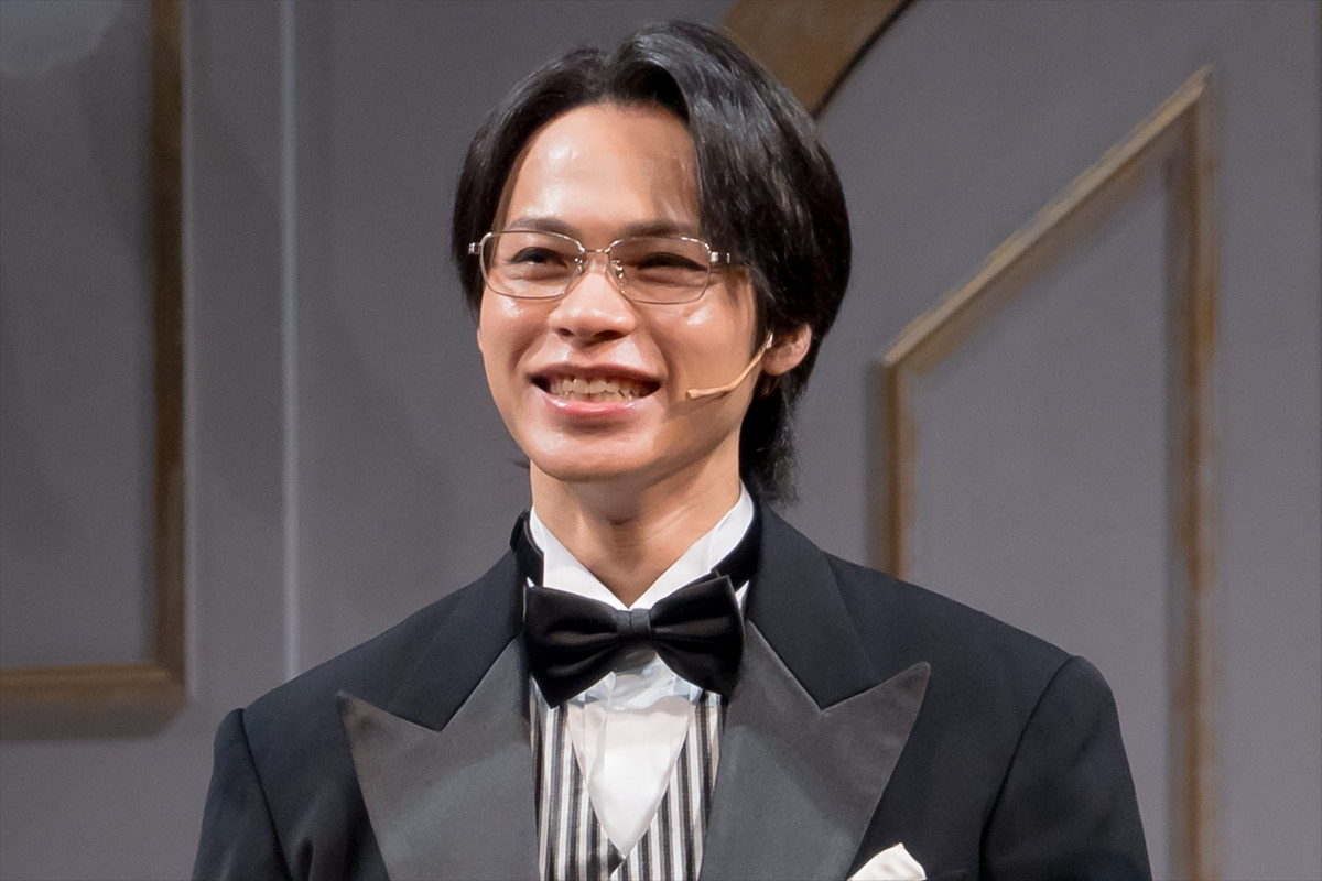 上田竜也、音楽劇『謎解きはディナーのあとで』初日会見に登場