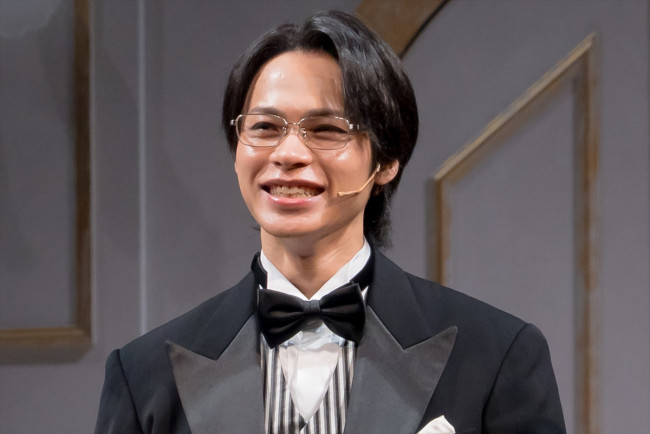 上田竜也、音楽劇『謎解きはディナーのあとで』初日会見に登場
