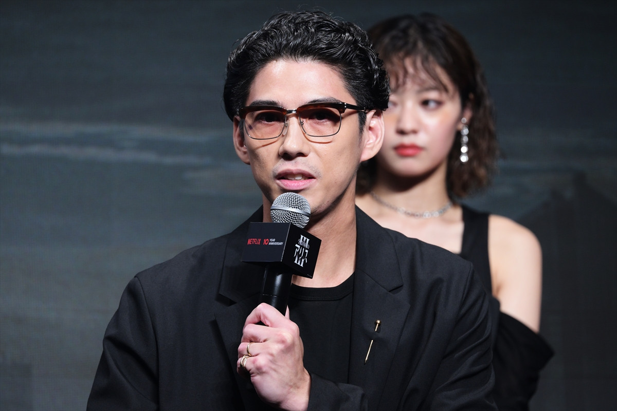 磯村勇斗、『今際の国のアリス』で共演の毎熊克哉と相思相愛「ずっとバディ」「もう離れられない」