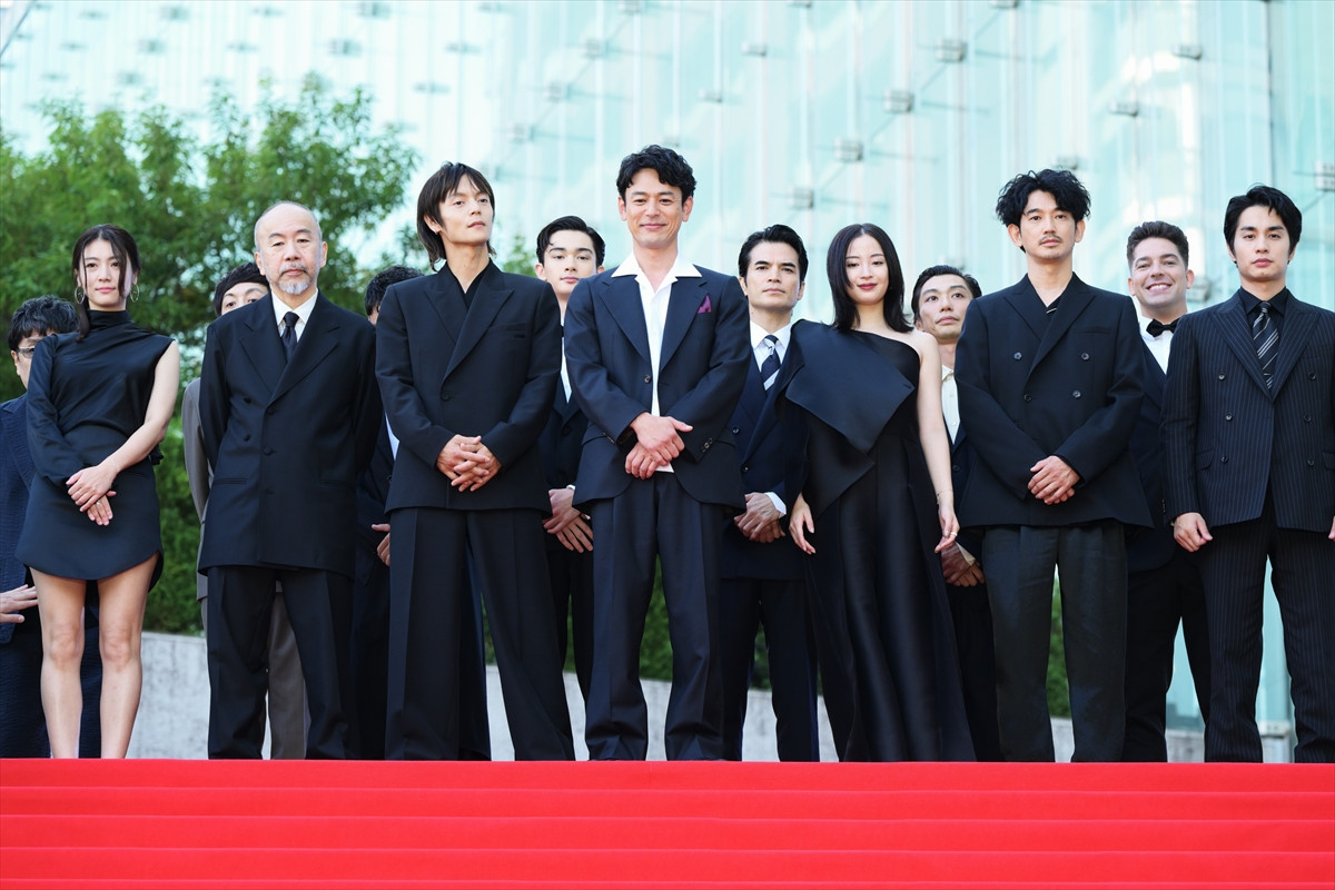 妻夫木聡、広瀬すず、窪田正孝ら豪華キャスト、映画『宝島』東京プレミアに登場