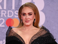 アデル、2026年スーパーボウルのハーフタイムショーに！？出演交渉中と報道