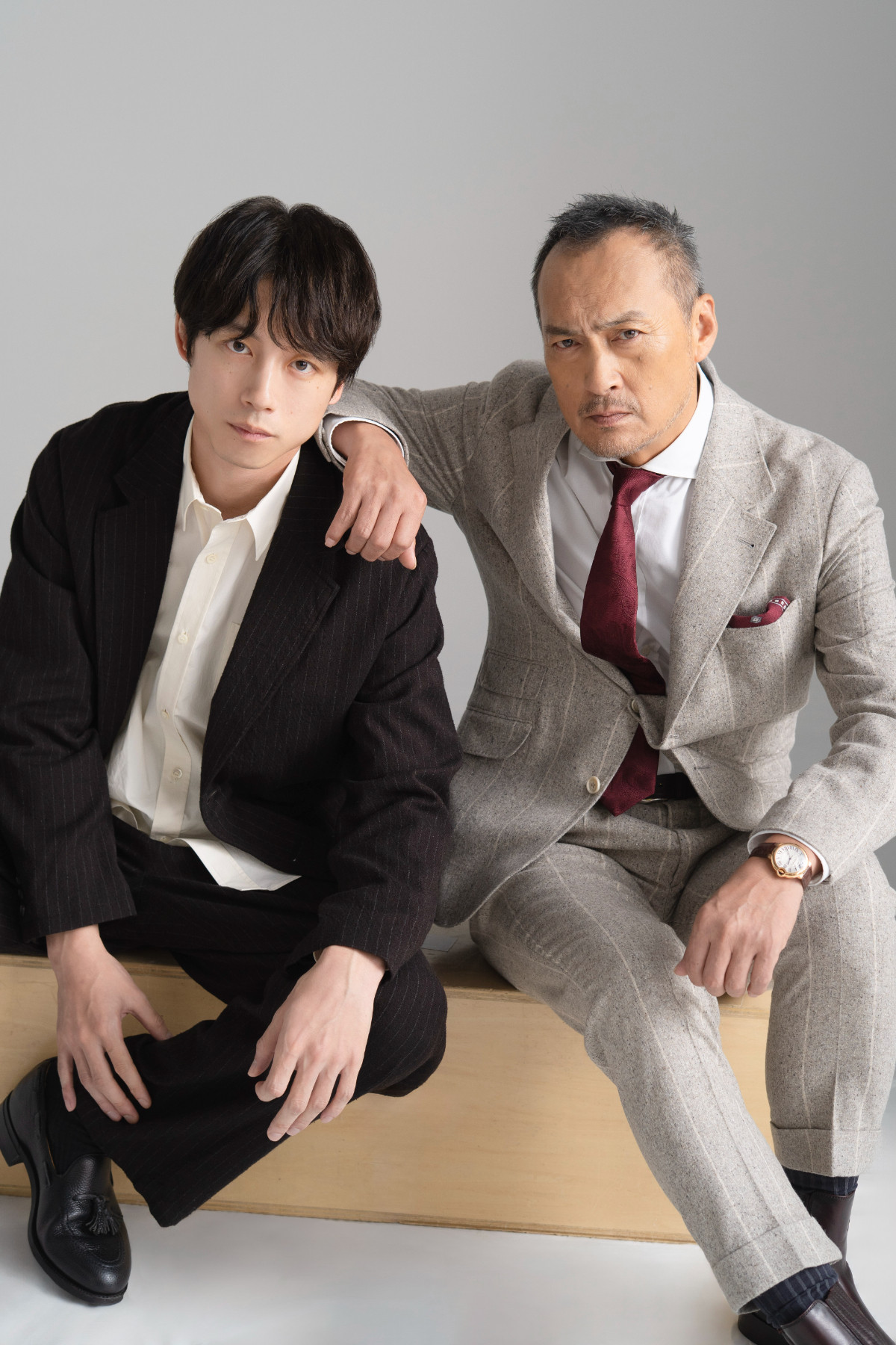 坂口健太郎へ渡辺謙からエール「恐れることなく、挑戦し続けてほしい」 息ぴったりの撮影は同じ“ボケ”で大笑い