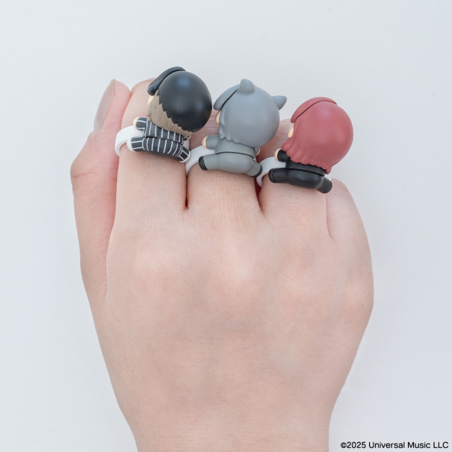 写真）ミセスが指にぎゅむっと抱きつく！ マスコットリング入り