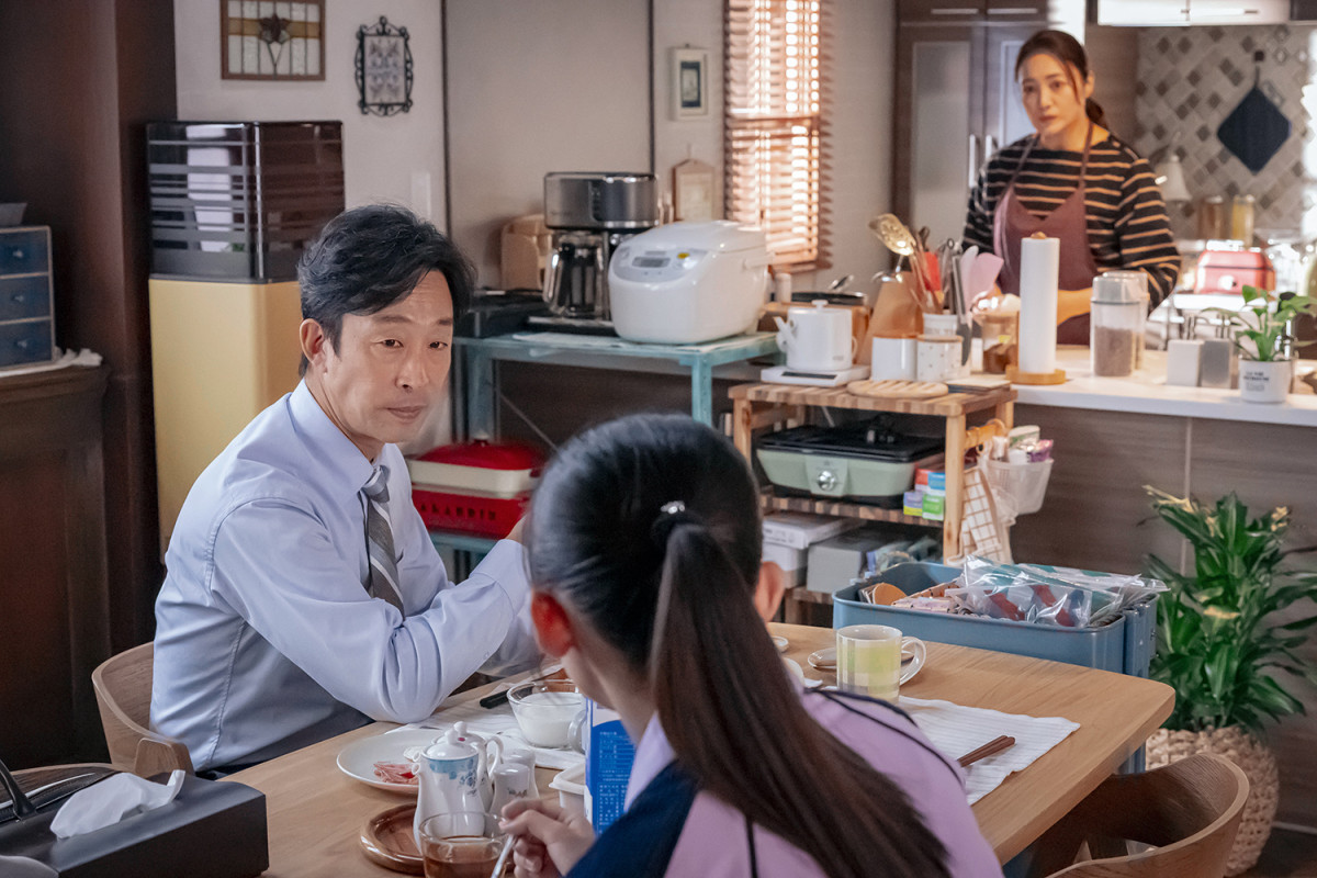『小さい頃は、神様がいて』第2話 “渉”北村有起哉、“あん”仲間由紀恵と話し合うために夜の洗車場へ