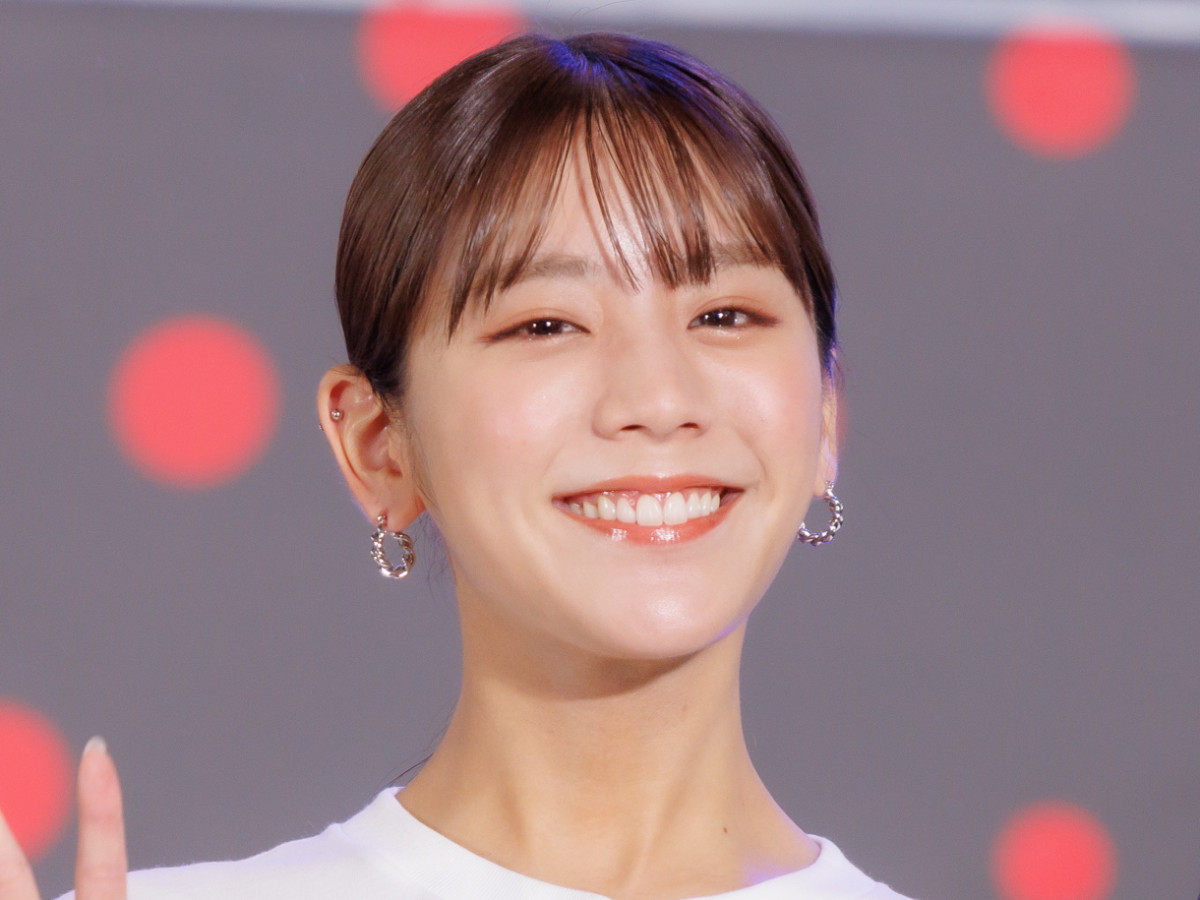 貴島明日香(2022年撮影)