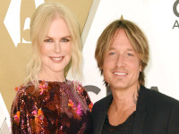 ニコール・キッドマンと離婚のキース・アーバン、中年の危機で血迷ったか