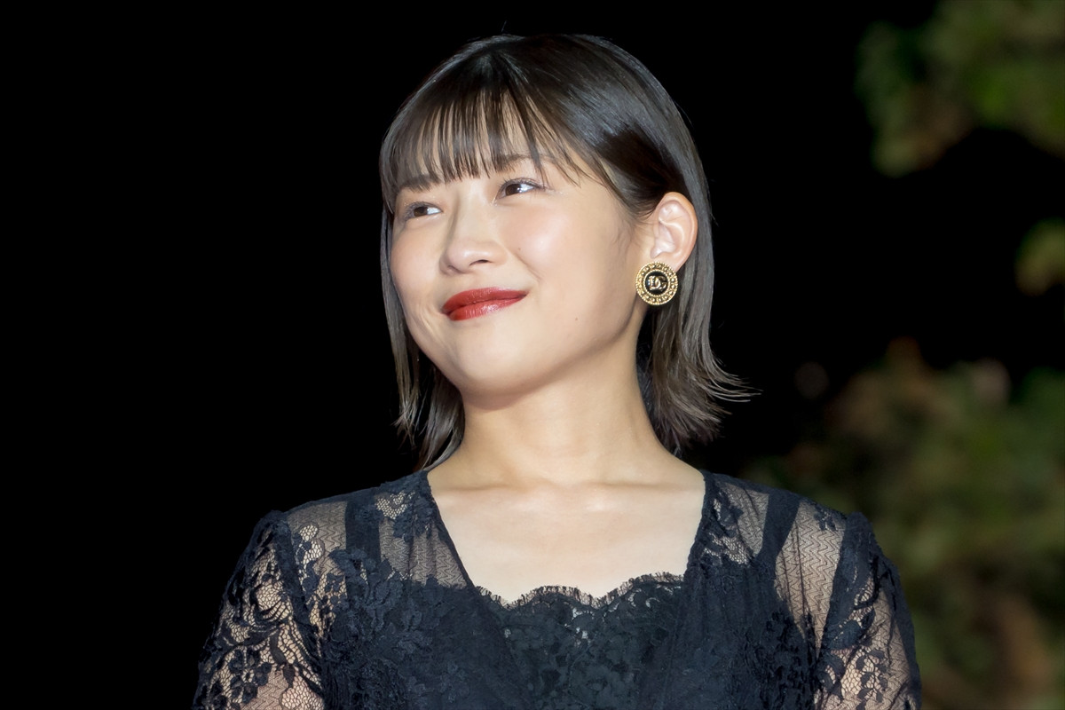 渡部篤郎、舞台挨拶で涙　佐藤二朗「いきなり泣き出すからびっくりしちゃった」
