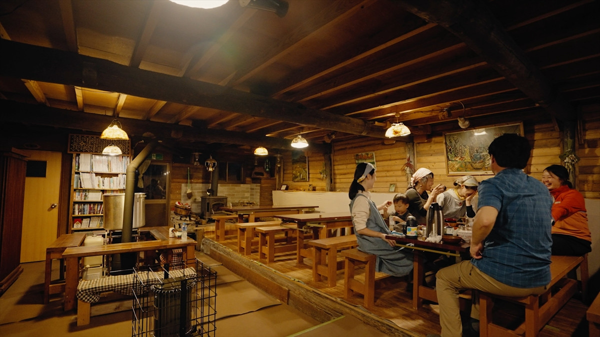 八ヶ岳で“小屋番”として生きる人々を映すドキュメンタリー劇場版、東野幸治＆一双麻希がナレーション担当　予告解禁