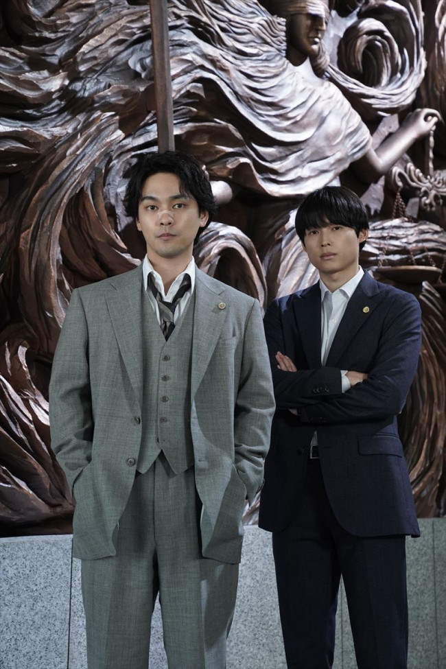 Netflixシリーズ『九条の大罪』に出演する(左から)柳楽優弥、松村北斗