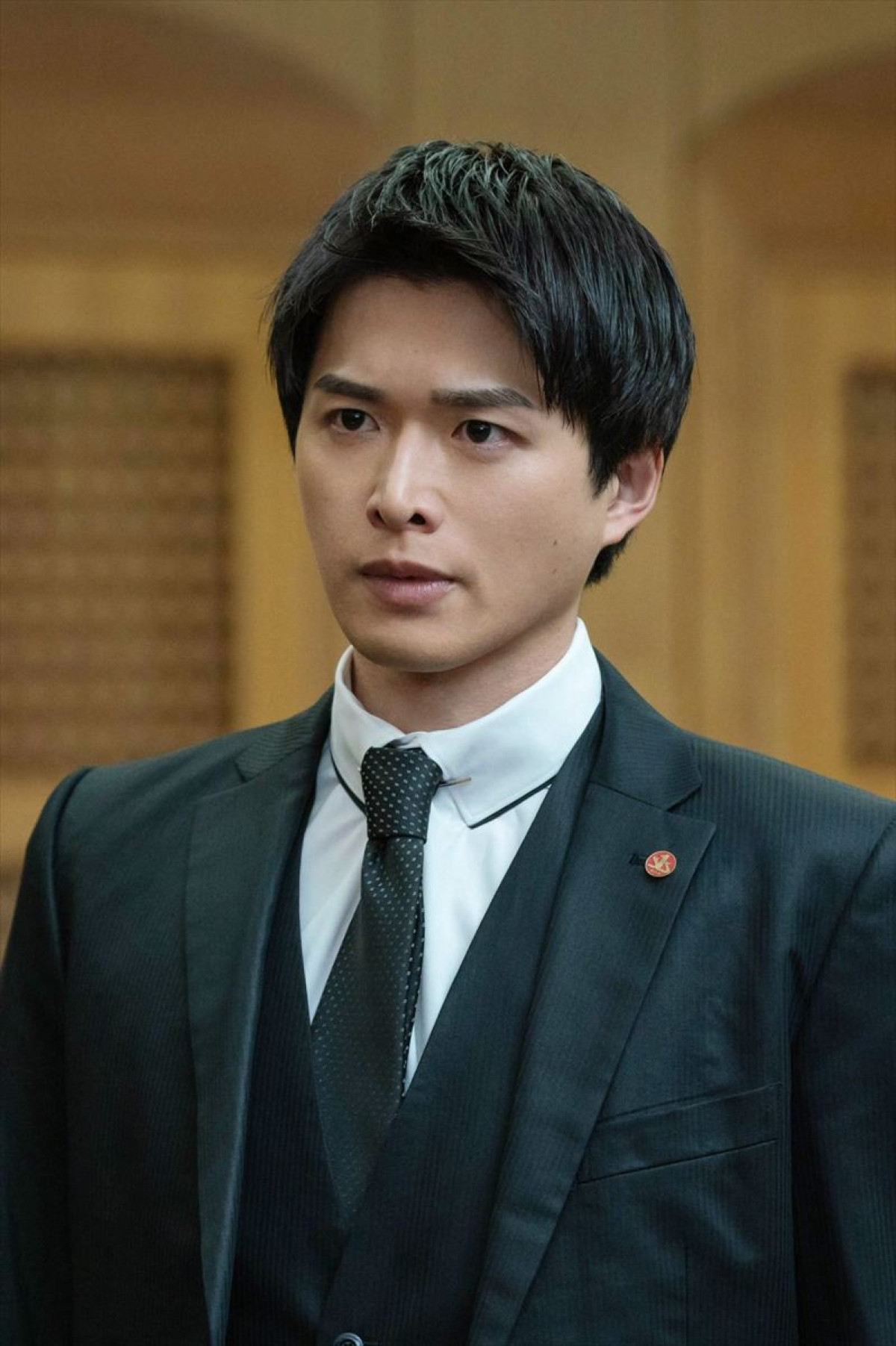 細田佳央太×ムロツヨシW主演『雪煙チェイス』“東京パート”に吉田鋼太郎・白洲迅ら　予告編も公開