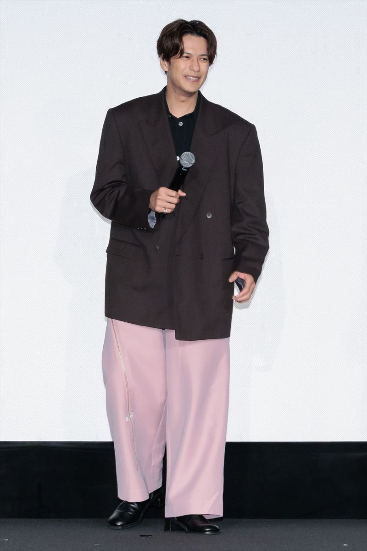 Snow Man・向井康二、森崎ウィンの手を突然握る「繋いでほしいんかなって」