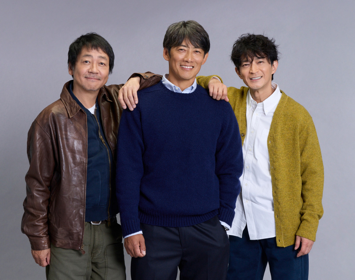 ドラマ『ラムネモンキー』主演の（左から）大森南朋、反町隆史、津田健次郎