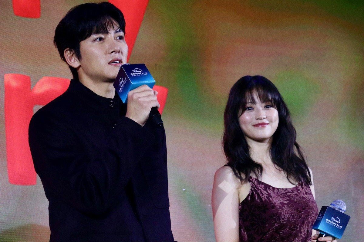 香港で開催された「ディズニープラス・オリジナル・プレビュー 2025」に登壇した（左から）チ・チャンウク今田美桜、今田美桜、