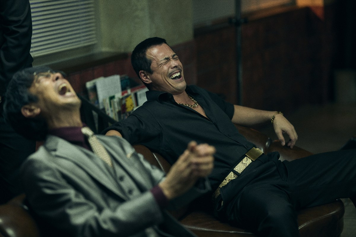 伊藤英明主演『ドンケツ season2』、まさかの「神奈川県警察」とコラボ　ロケマサを写しだした場面写真も解禁