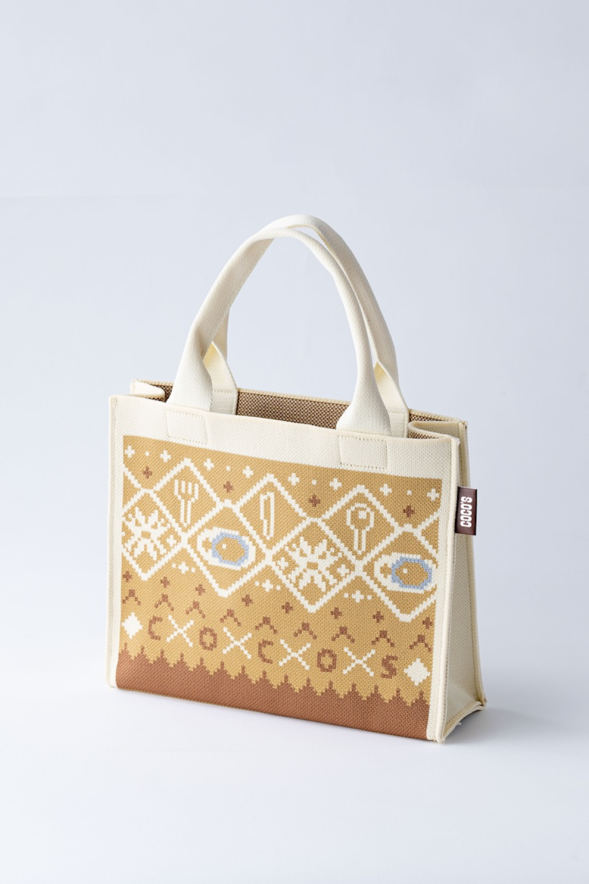 ココス「冬の福袋」が発売決定! ニットバッグに紅茶セットや食事券をイン