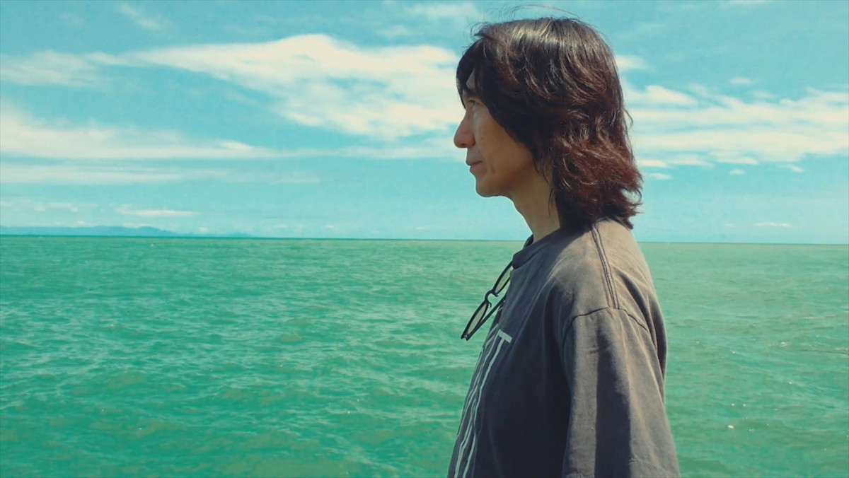 イエモン・吉井和哉のルーツをたどるドキュメンタリー映画『みらいのうた』人生のさまざまな場面を切り取ったビジュアル解禁