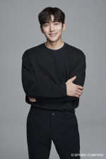 ドラマ『メリーベリーラブ（仮）』に主演するチ・チャンウク