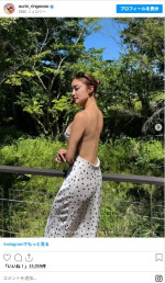 夏を満喫中の王林　※「王林」インスタグラム