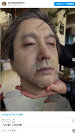 模型と分かってもちょっと怖い！　ムロツヨシの生首　※「ムロツヨシ」インスタグラム