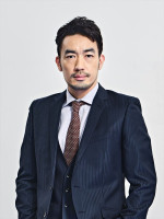 ドラマ『ヤンドク！』に出演する大谷亮平