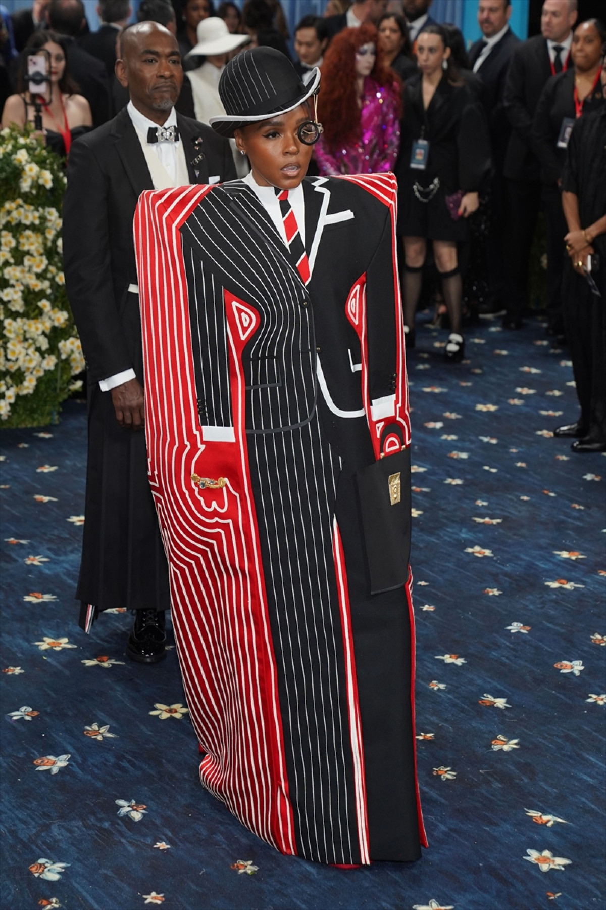 目立ったもん勝ち！　2025年セレブの奇抜ドレス10選