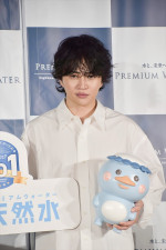timelesz・菊池風磨、「プレミアムウォーター『“生”天然水』新CM発表会」に登場