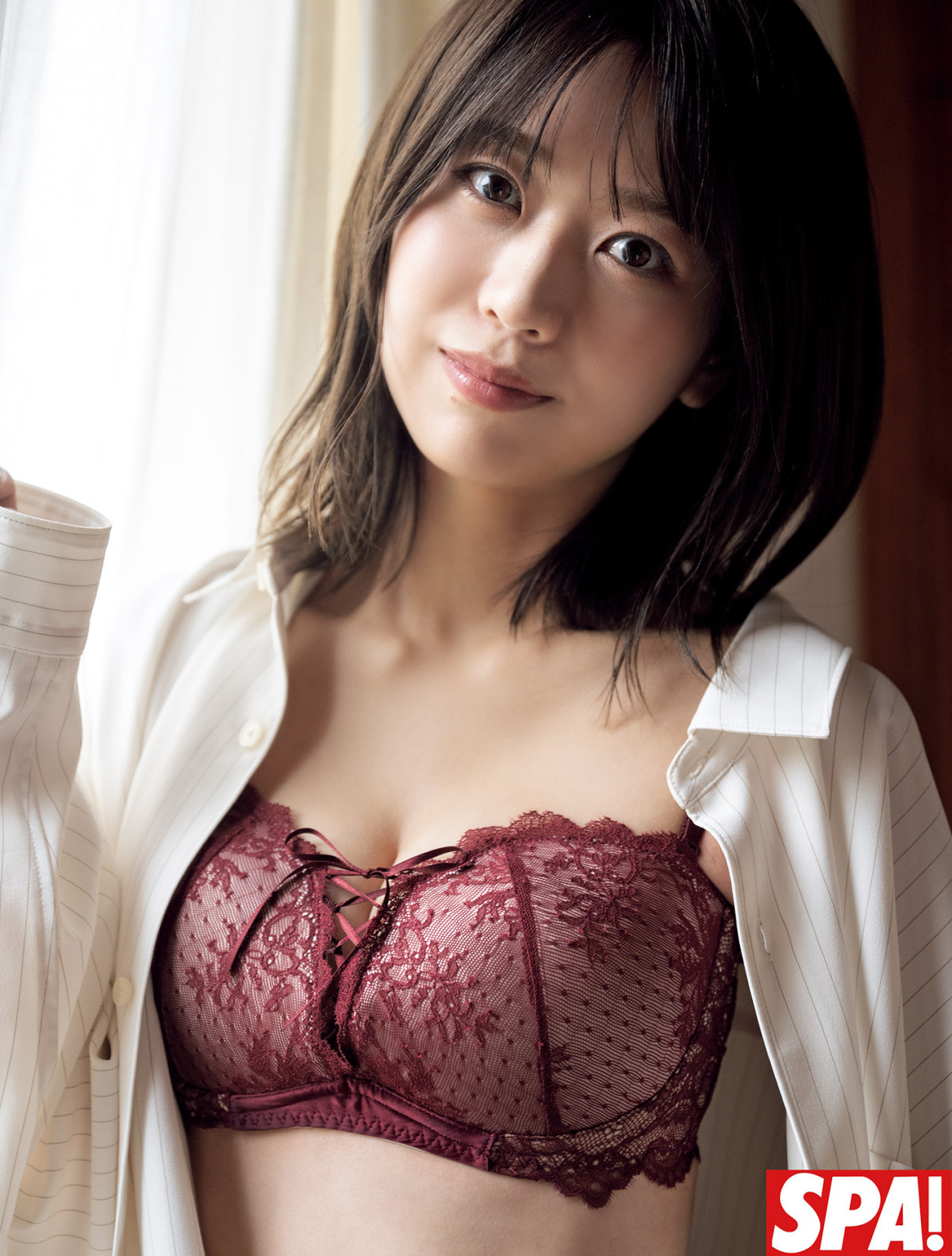 日本最強のグラビア姉妹が表紙！　小悪魔な姉＆天使の妹が美の競演