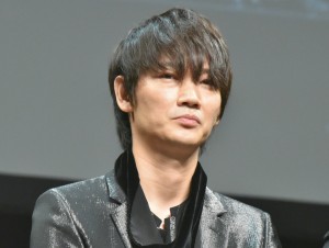 綾野剛、映画『パンク侍、斬られて候』完成披露舞台あいさつイベントにて