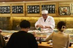 【動画】笑福亭鶴瓶＆重岡大毅が寿司職人役に挑戦！　『35年目のラブレター』新メイキング映像