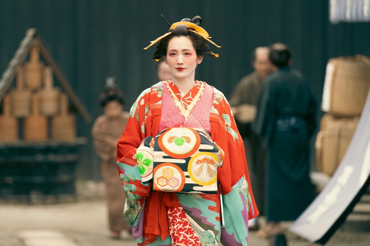 綾瀬はるか、大河ドラマ『べらぼう』語りだけでなく出演も！　九郎助稲荷役で花魁はじめ様々な姿で登場