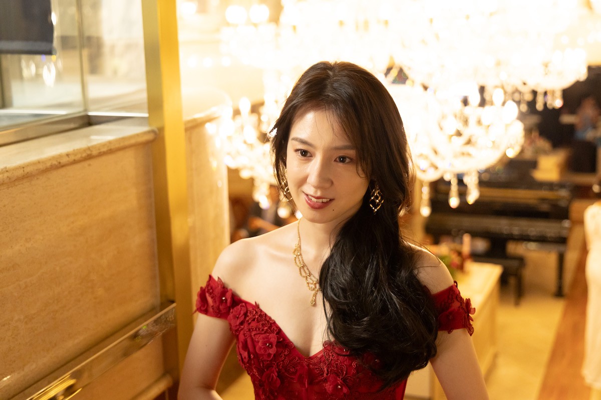 『相続探偵』第2話“灰江”赤楚衛ニ、結婚と死別を繰り返すホステス“紗流”宮内ひとみの謎に挑む