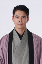 ドラマ『花のれん』に出演する伊藤英明