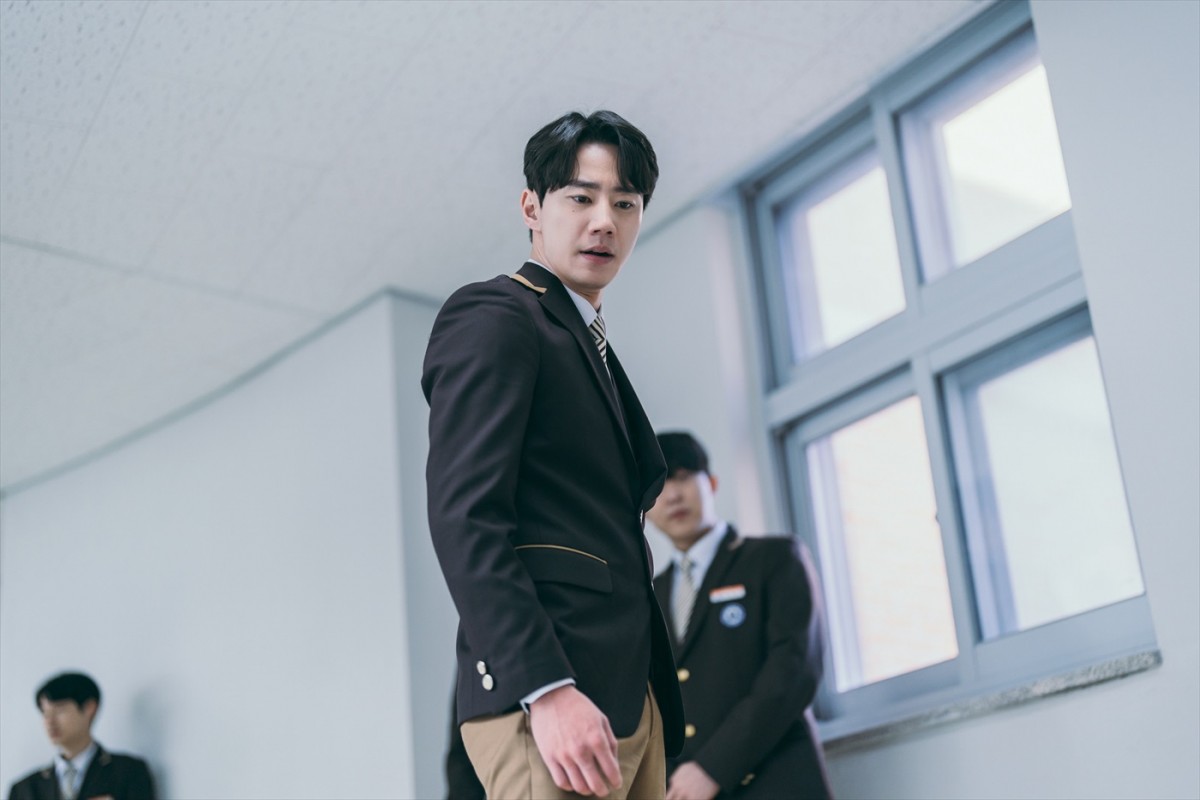 非正規教師が絶対権力に立ち向かう！　韓国映画『勇敢な市民』ショートドラマ風オリジナル動画9本一挙解禁