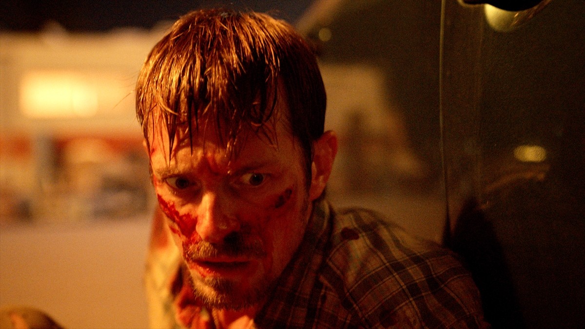 “顔圧強め”のニコラス・ケイジが10枚超　『シンパシー・フォー・ザ・デビル』場面写真＆狂気の本編映像解禁