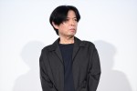 坂元裕二、映画『ファーストキス 1ST KISS』初日舞台挨拶に登場