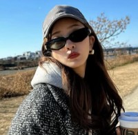 板野友美、ハイブランドコーデ　※「板野友美」インスタグラム